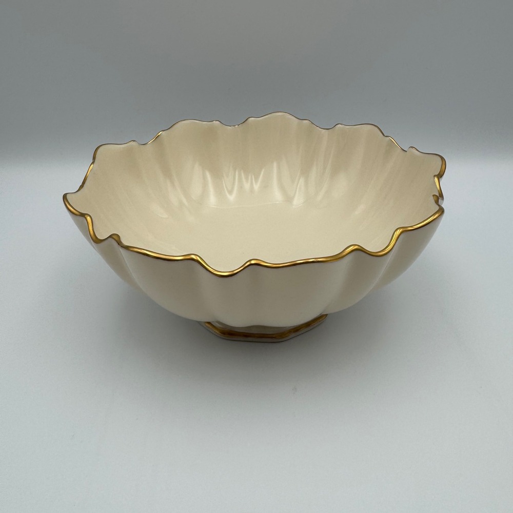 Lenox Symphony Footed Bowl Cream 24k Gold Rimmed Scalloped Edge‎ Serving Bowl